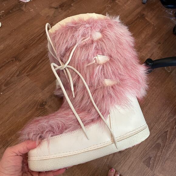 Modes White w/Pink Faux Fur Snow or After Ski Boots Made in Romania Foam Padded - Picture 5 of 10